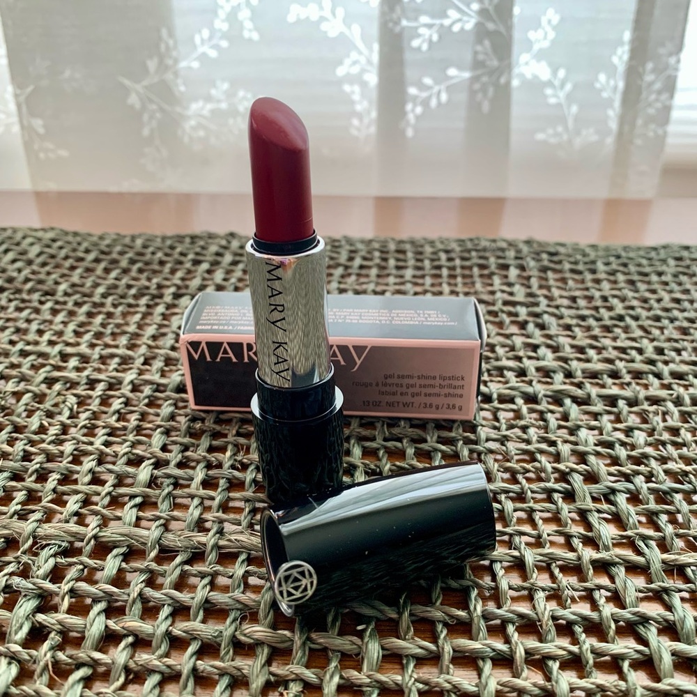 Mary Kay NIP Scarlet Red Gel Semi Shine Lipstick